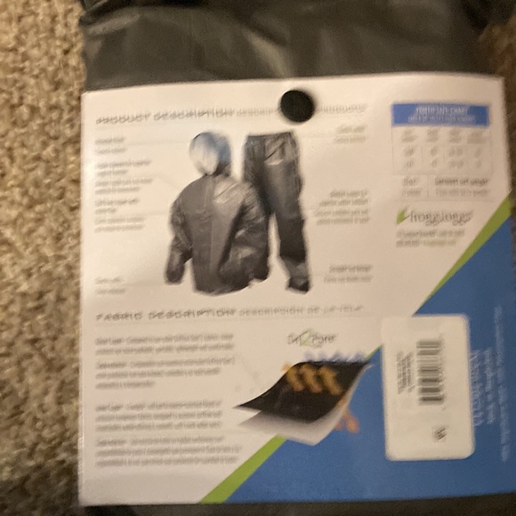 New youth frogg toggs rain suit size small medium. PVC free design - Picture 3 of 3